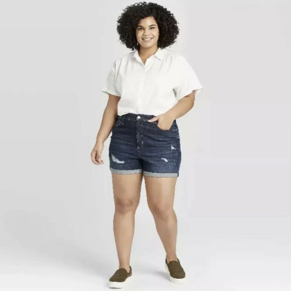 Universal Thread Plus Size 26W High Rise Dark Wash Denim Shorts